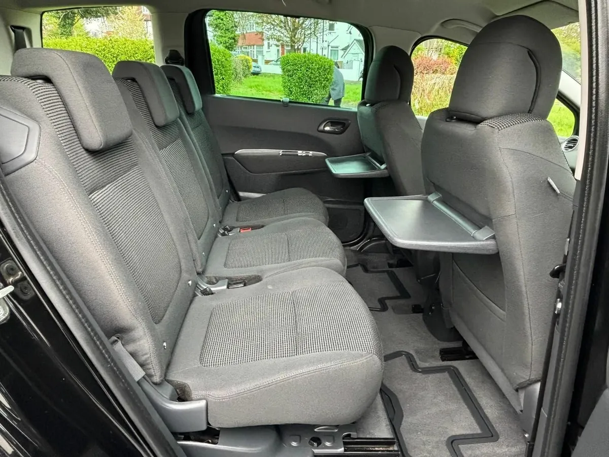 Peugeot 5008 , 7 Seater, - Image 4