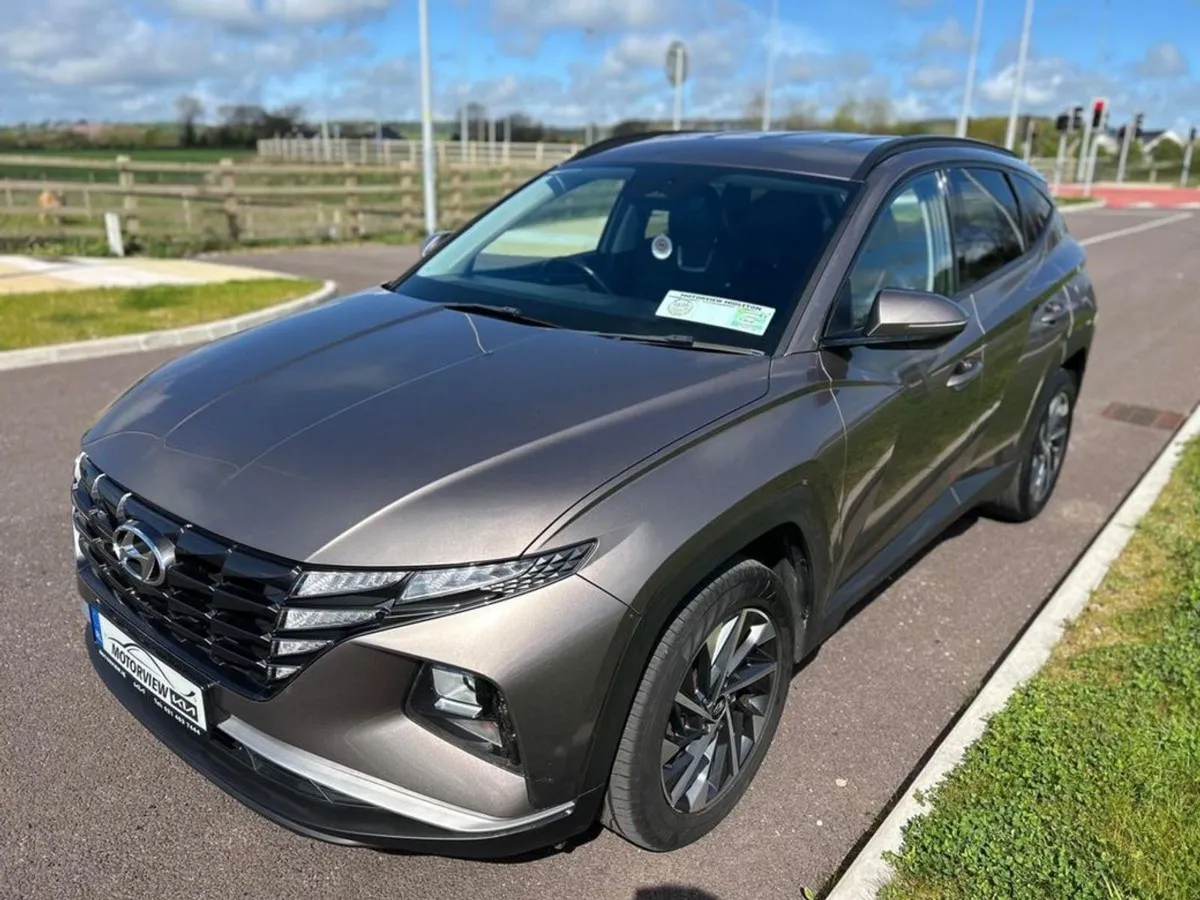 Hyundai Tucson Ix35 Executive 2WD 5DR  showroom C - Image 2