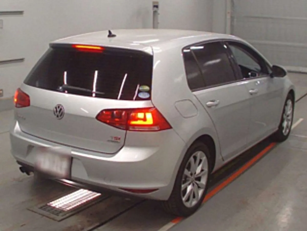 Volkswagen Golf 1.4 Golf in Metallic Silver  Auto - Image 2