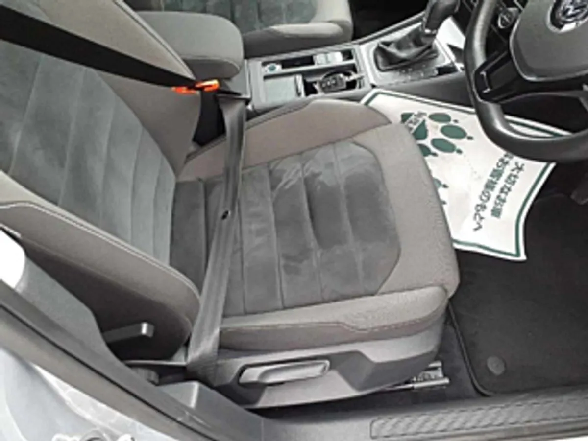Volkswagen Golf 1.4 Golf in Metallic Silver  Auto - Image 4