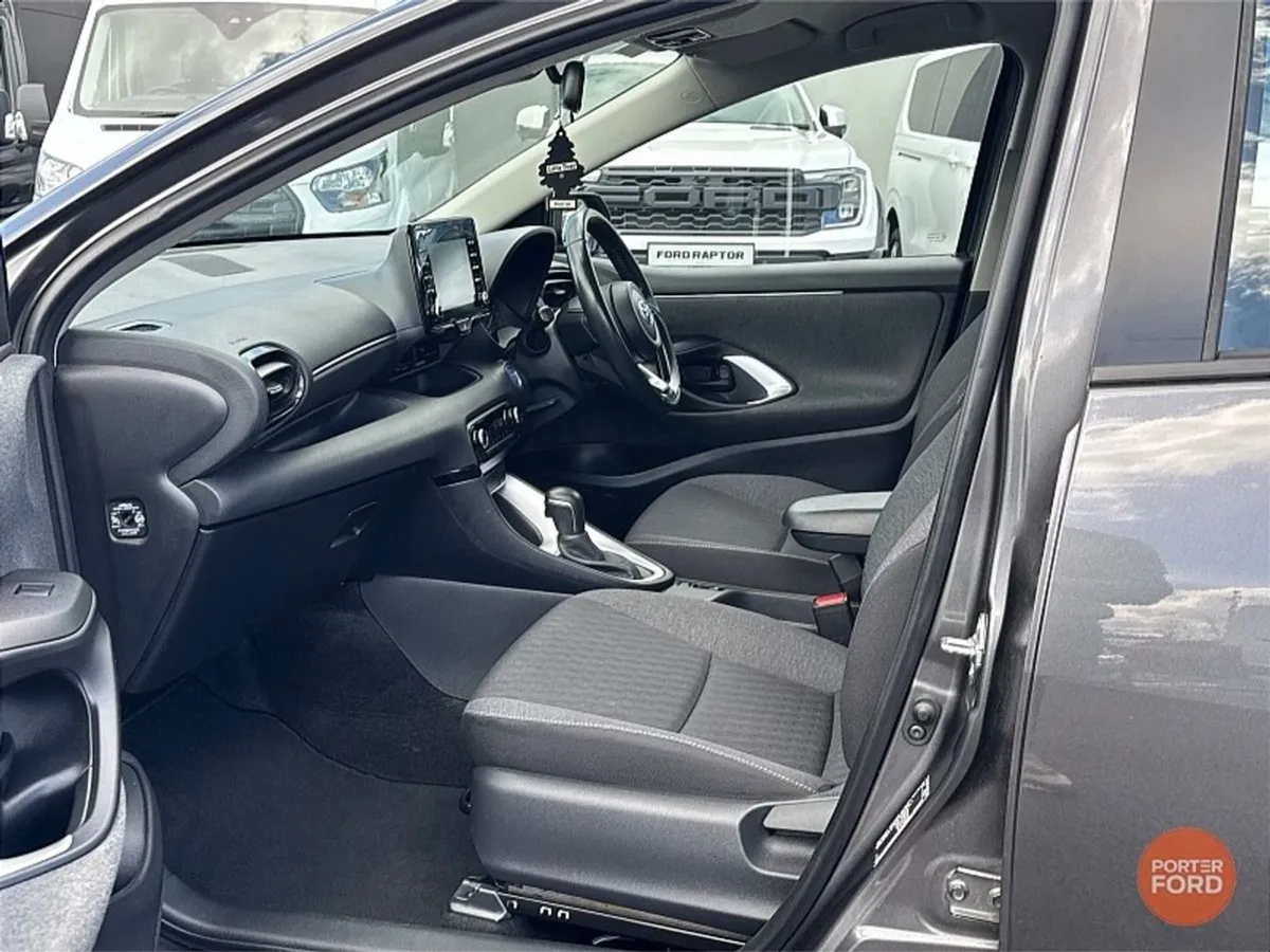 Toyota Yaris 1.5 Hybrid 5Dr Luna - Image 4