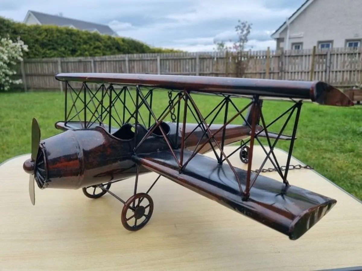 Large metal model of a vintage airplane - Image 2