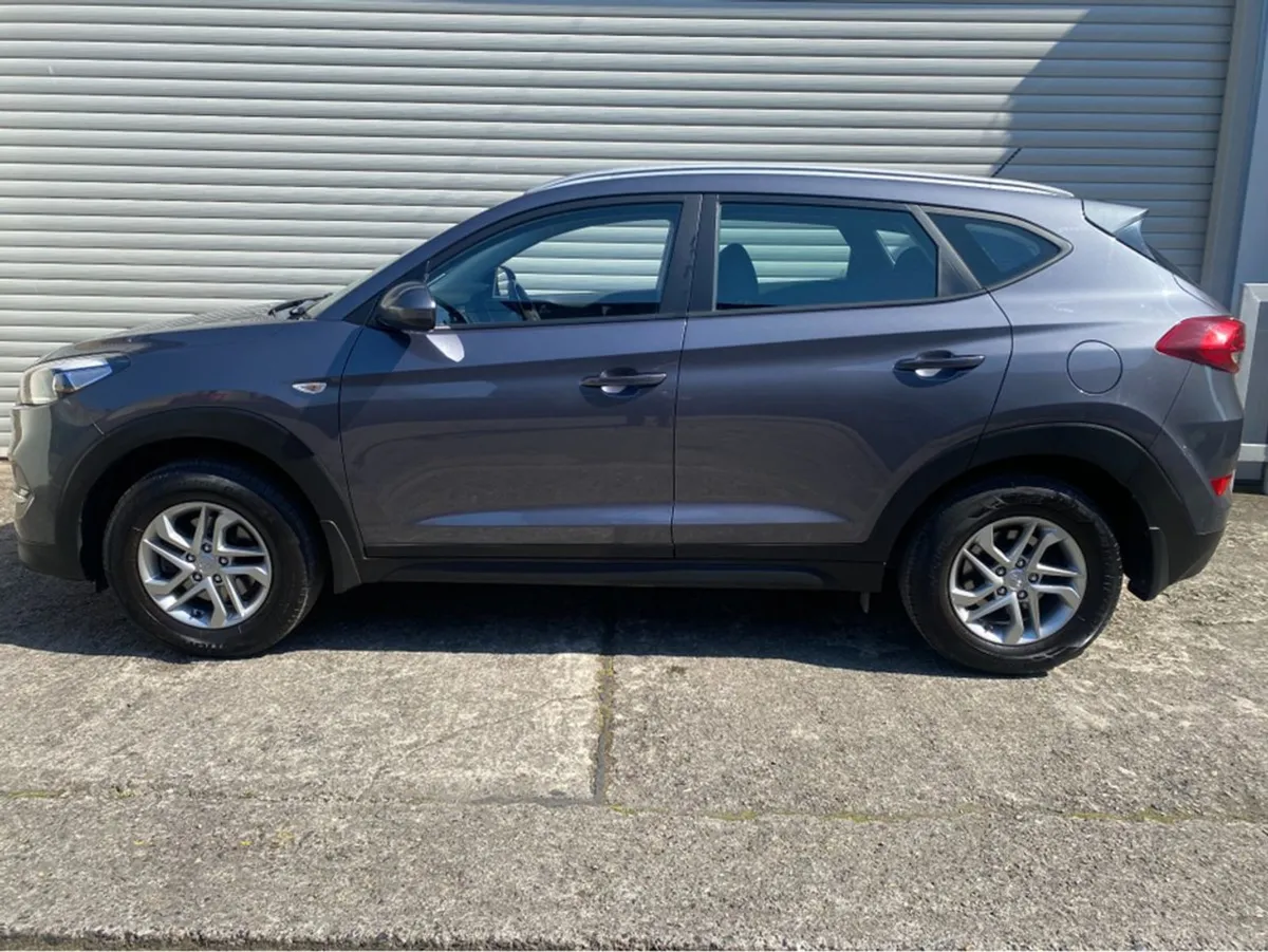 Hyundai Tucson Comfort Petrol  waltons Garage Ran - Image 2