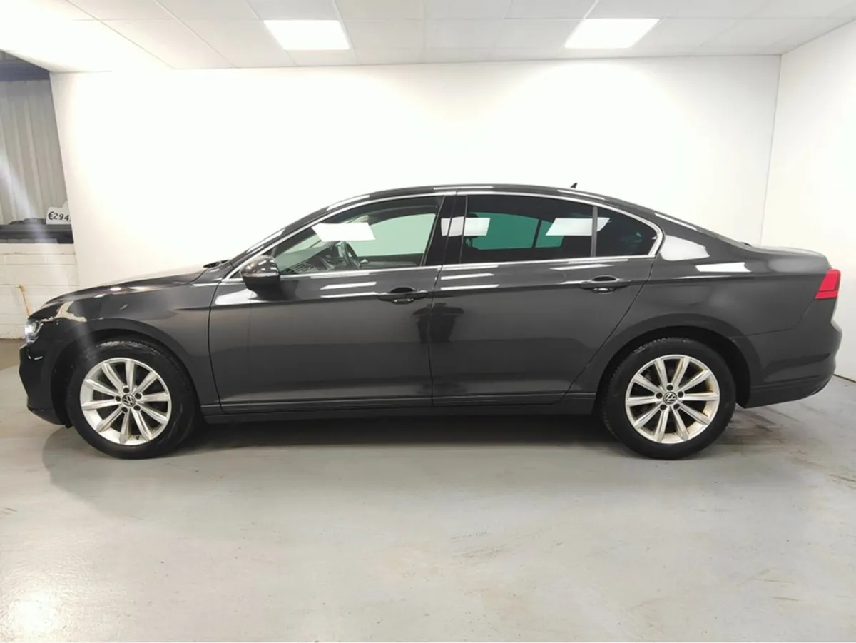 Volkswagen Passat Business 2.0 TDI Manual 6speed - Image 3