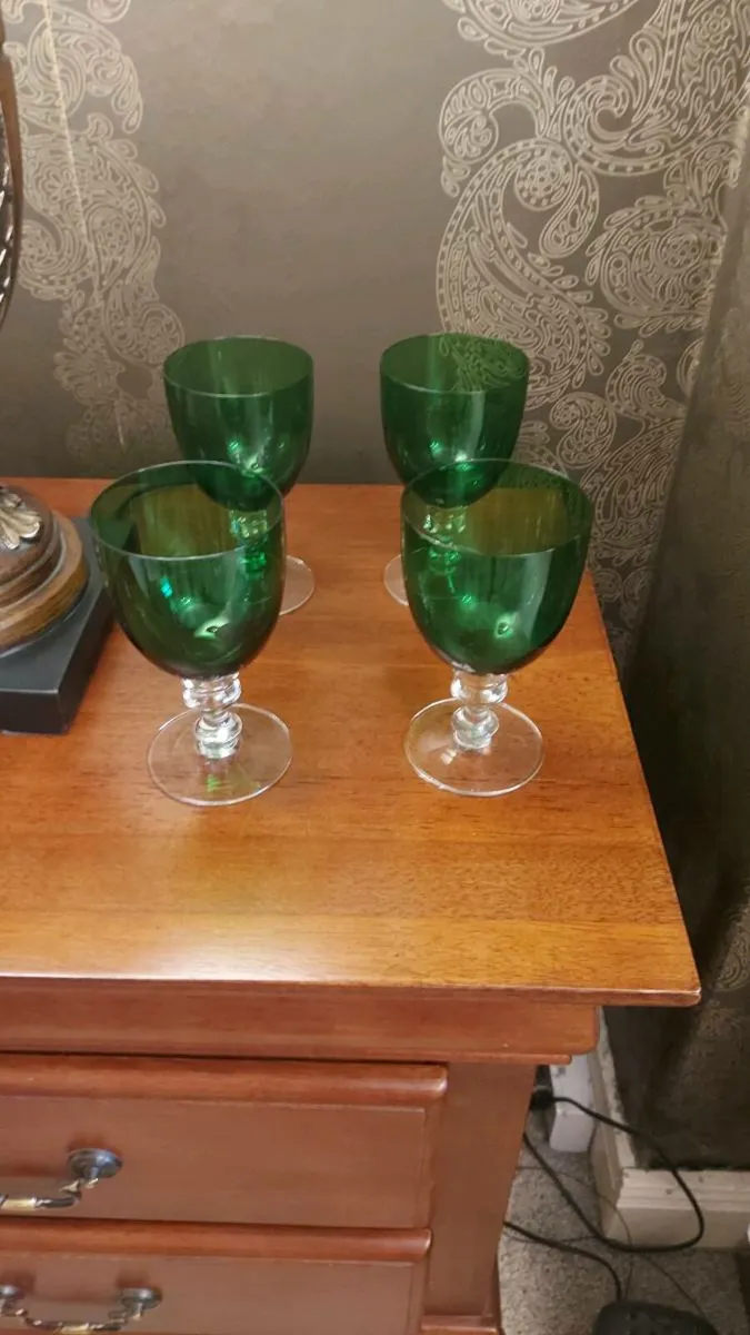 Green Wine Goblets [x 4 ] - Image 3
