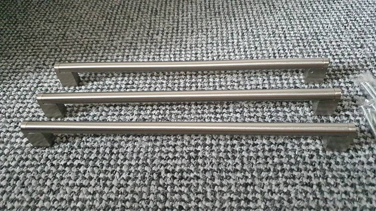 Wardrobe handles - Image 2