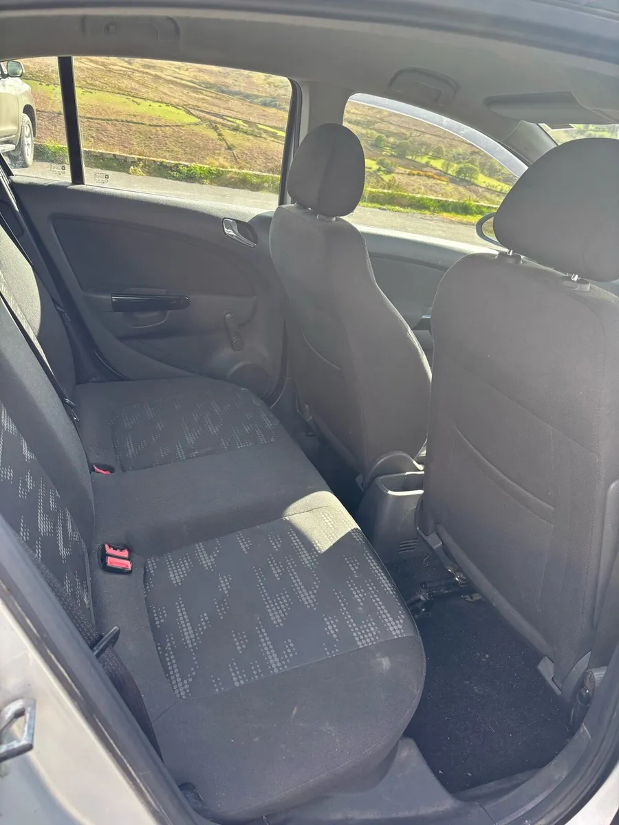 Car - Image 4
