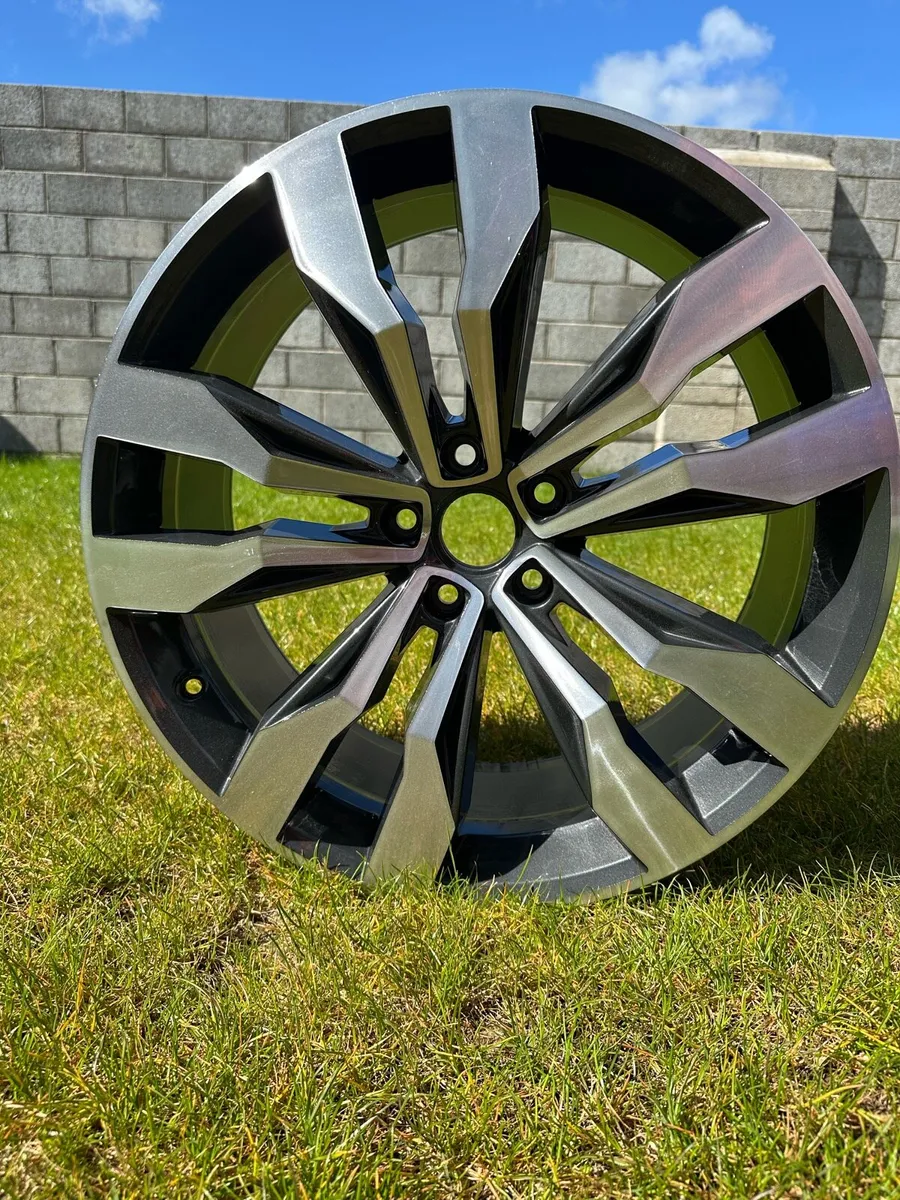 20 “ inch genuine  vw alloys - Image 1