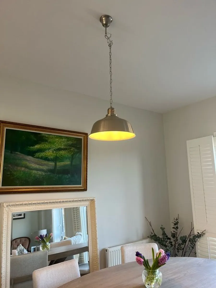 Antiques & light fittings - Image 1