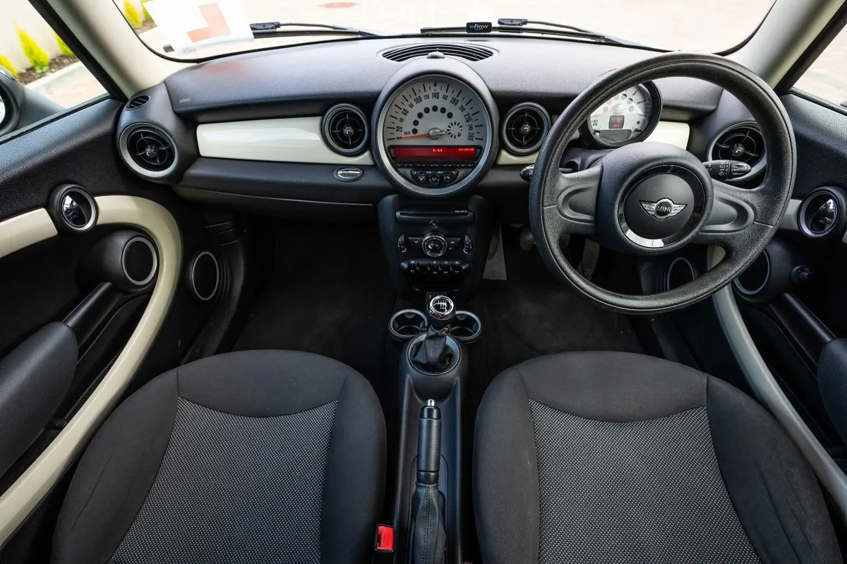 Mini Cooper 2013 - Image 4