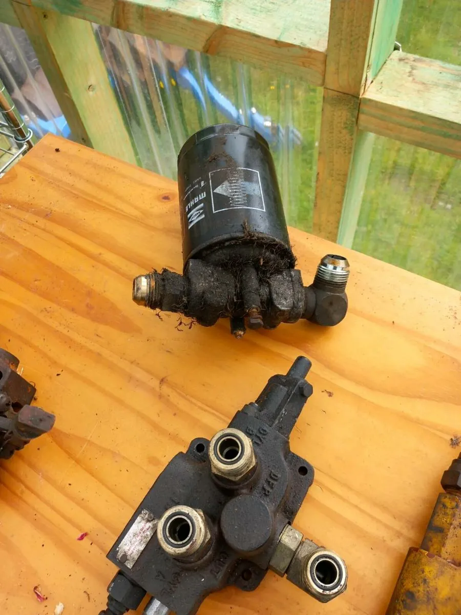 Hydraulic valve chests,housings - Image 2