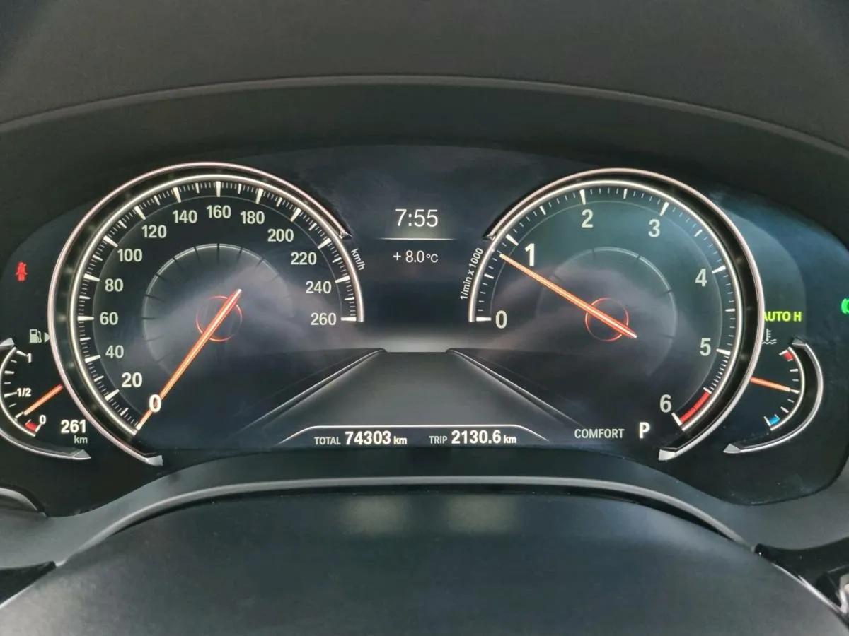 LOW MILEAGE 2018 BMW 520D in Showroom condition - Image 2