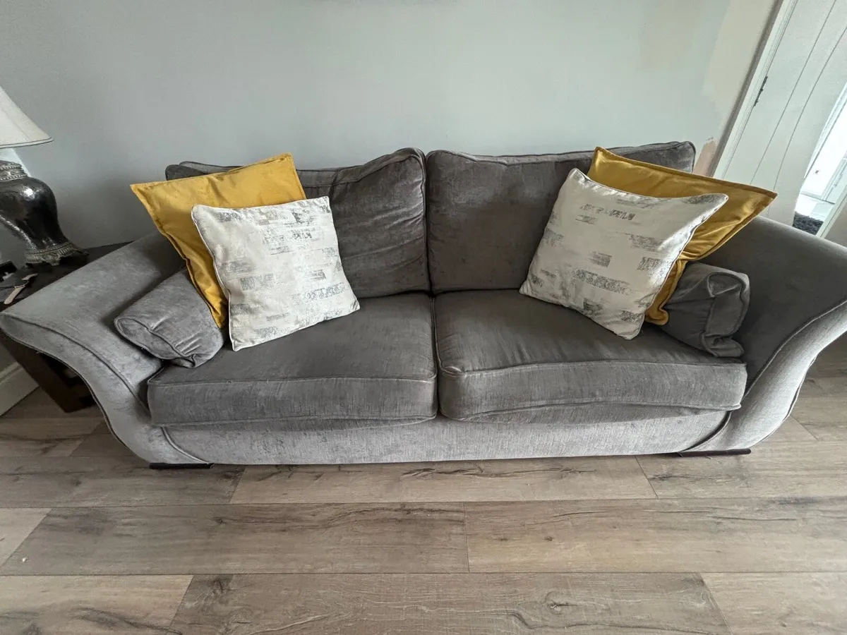 4 Seater Grey Sofa + x2 Grey matching Armchairs - Image 1