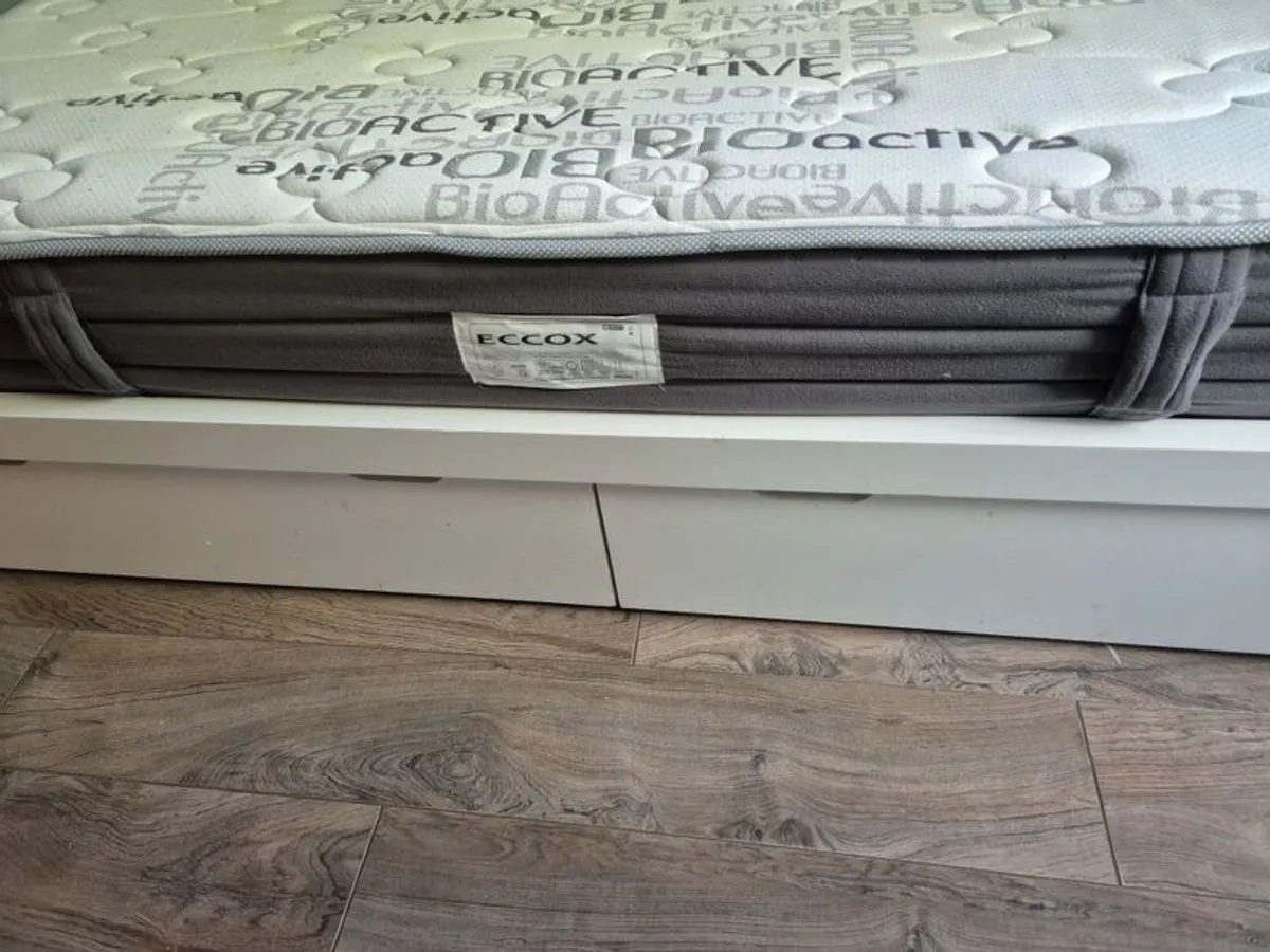 Hypoallergenic memory foam mattress - Image 1