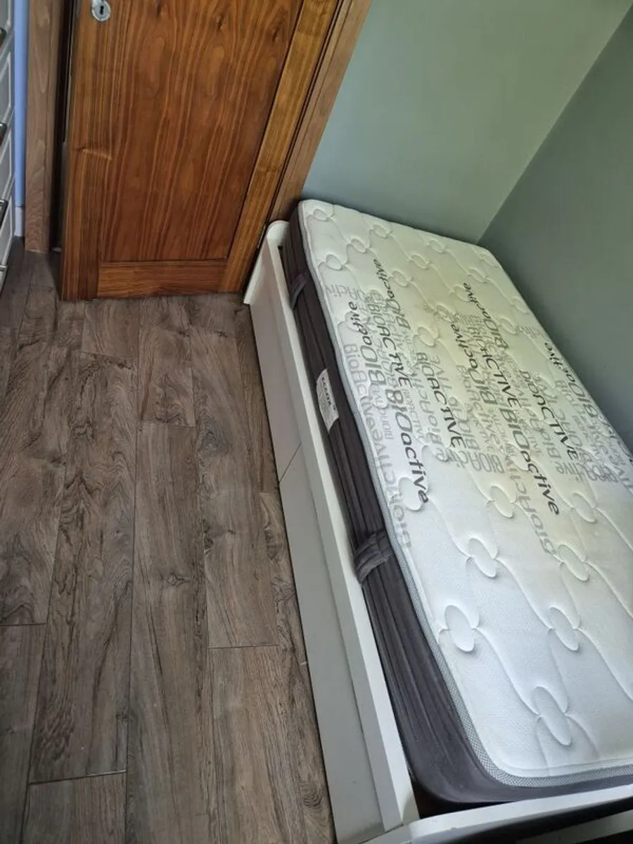 Hypoallergenic memory foam mattress - Image 2