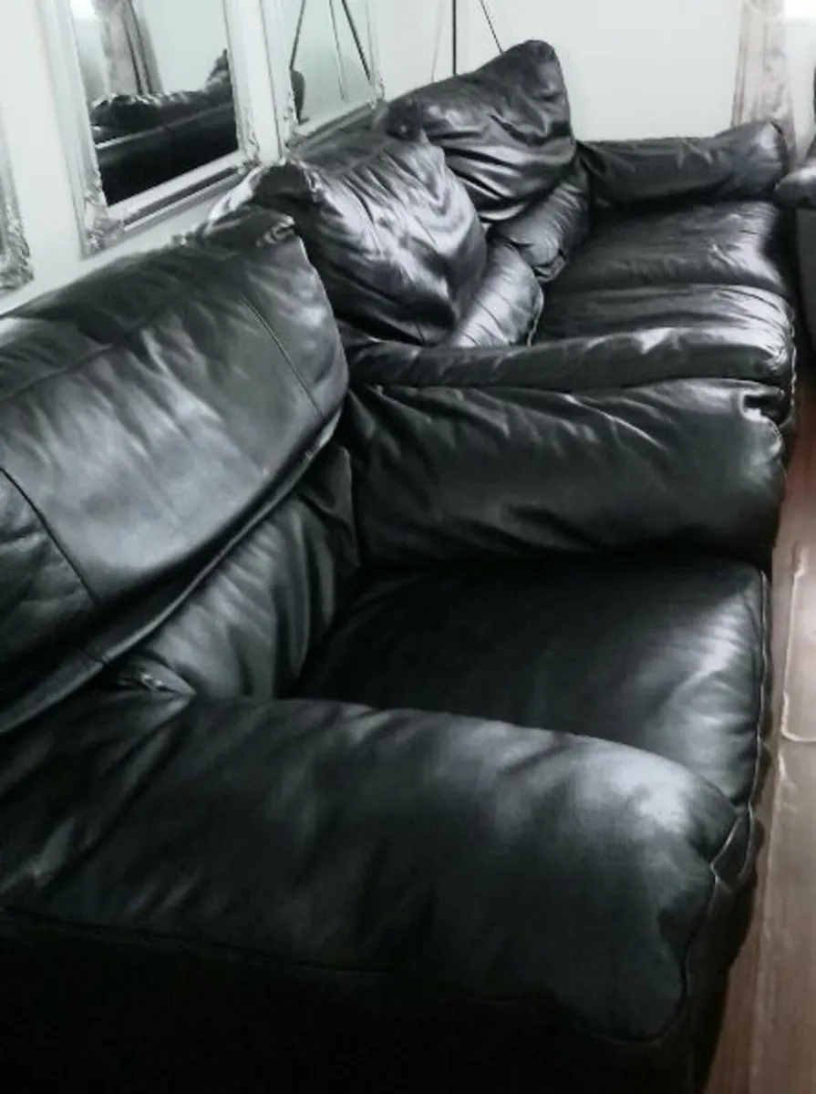 Natuzzi Black Leather 3 Seater Sofa. - Image 2