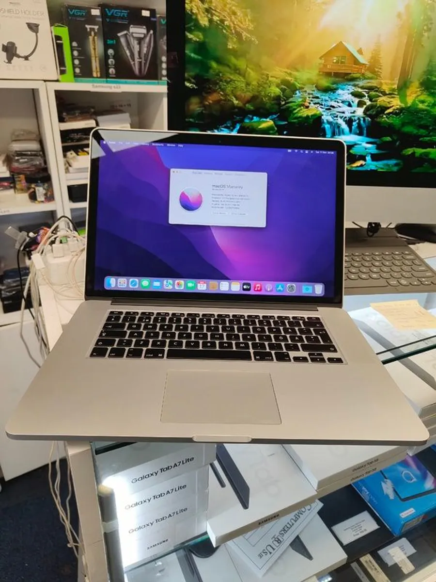 Apple Macbook Pro 15" (Mid 2015) A1398 Retina i7 2.2GHz 16GB Ram 512GB SSD Silver (Has New Battery) - Image 2