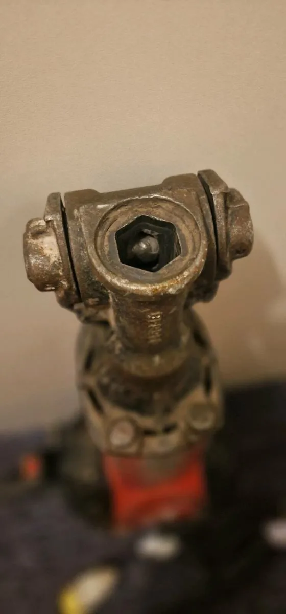 Hilti TE 3000-AVR Demolition breaker - Image 3