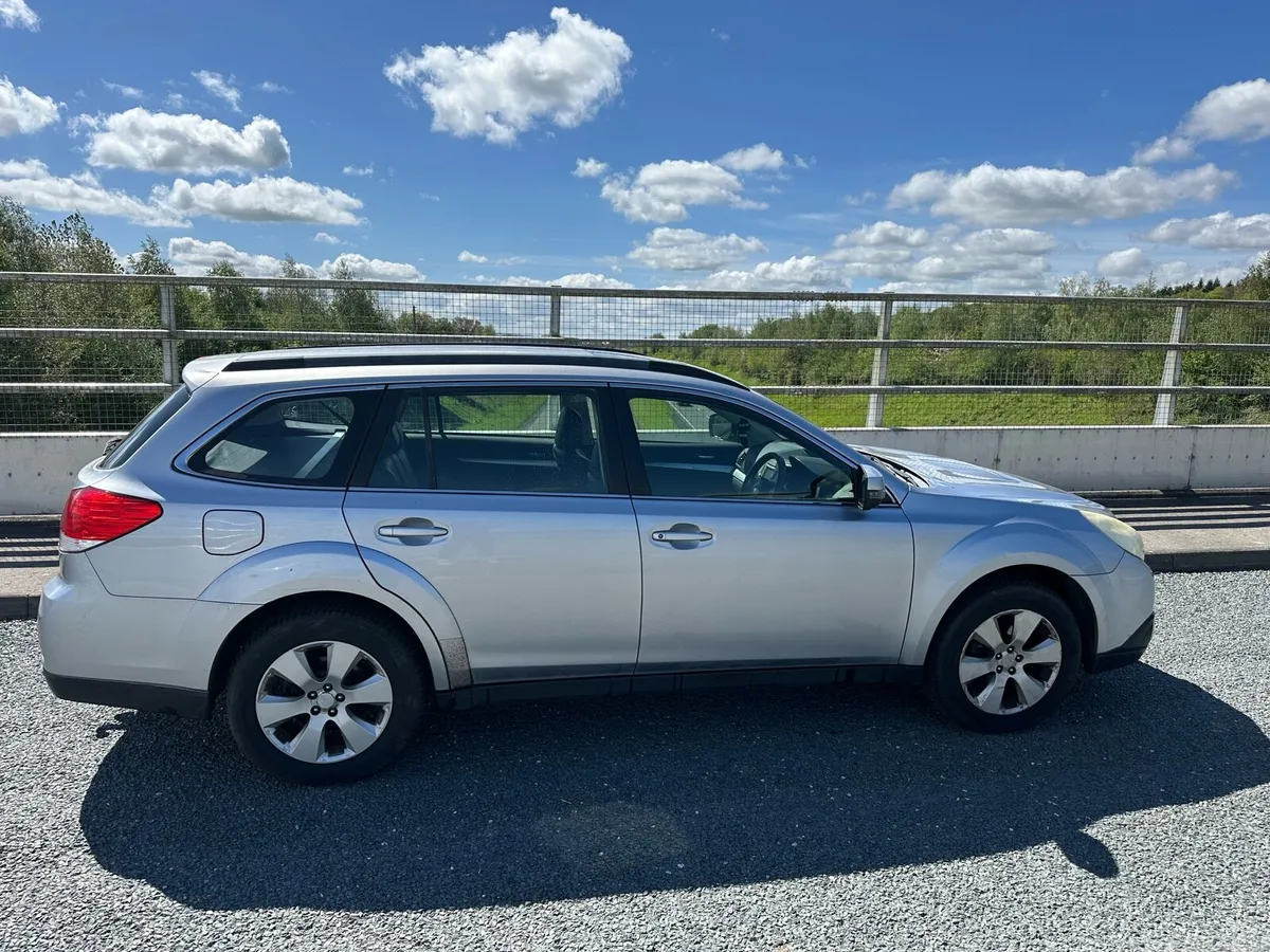 Subaru Outback 2.0TD SE 2012! - Image 1