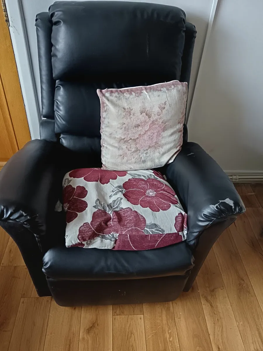 Recliner chair - Image 3