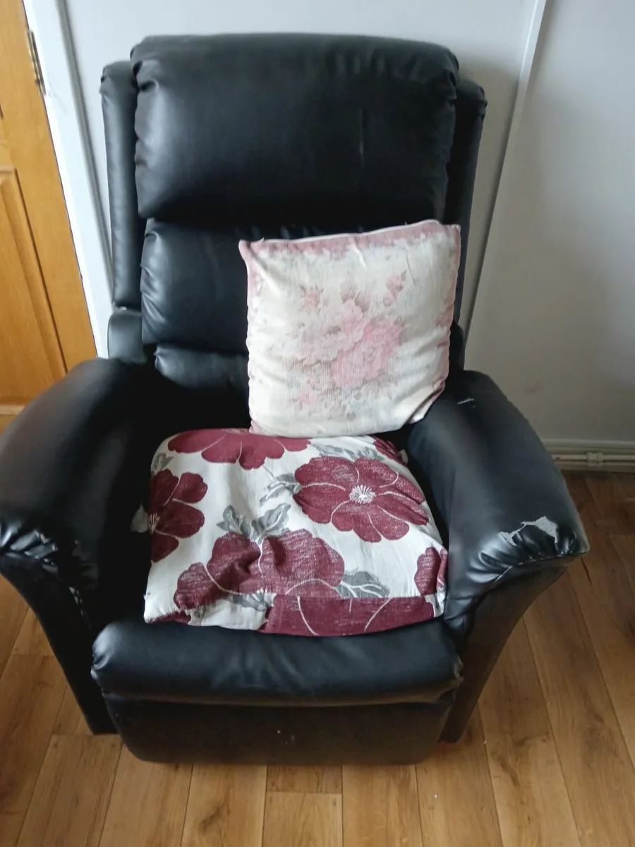 Recliner chair - Image 4