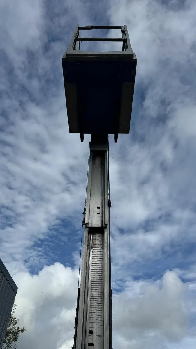 Genie GR15 Runabout Vertical Mast LIFT 330 hrs - Image 2