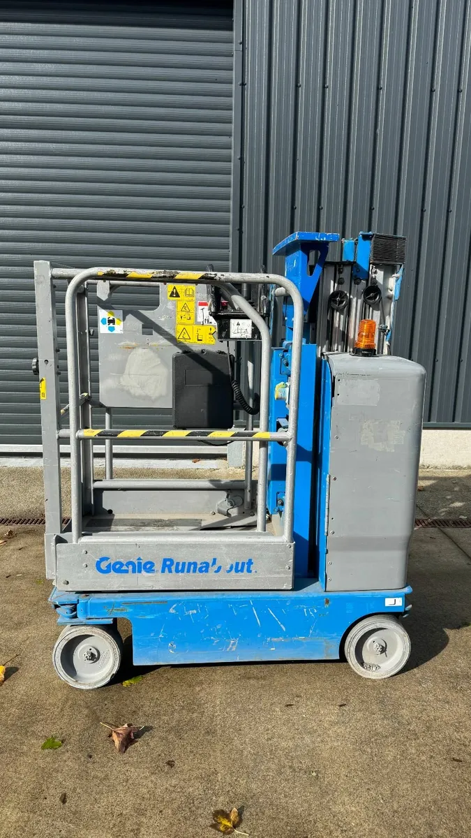 Genie GR15 Runabout Vertical Mast LIFT 330 hrs - Image 3