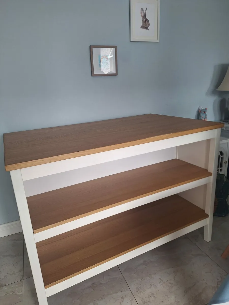 Kitchen Island - Image 1