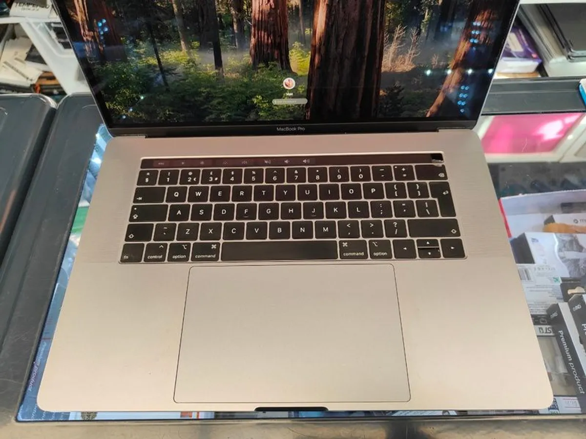 Apple MacBook Pro 15" A1990 2019 - Intel i7 16GB 500GB UHD Graphics 630 macOS Sequoia (Battery Cycle: 298) - Image 3