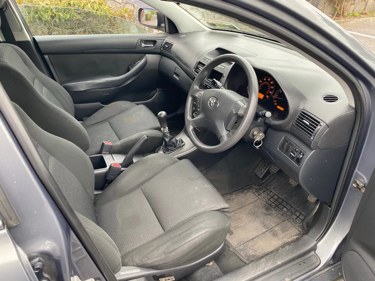 Toyota Avensis 2003 - Image 3
