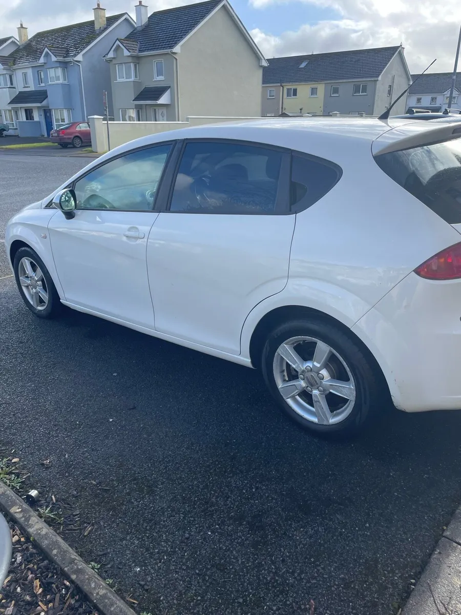 11 seat Leon 1.6 eccomotive - Image 2