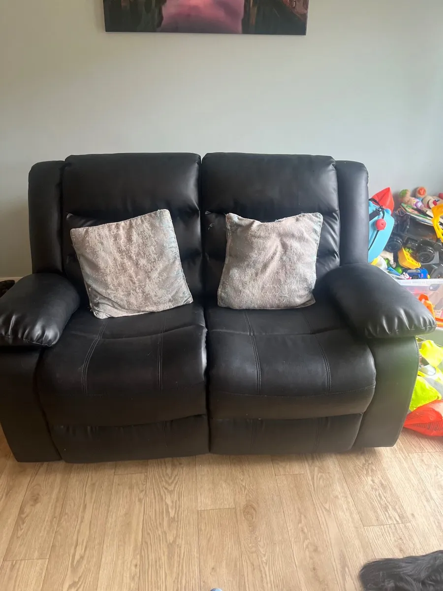 Two seater recliner - Image 3