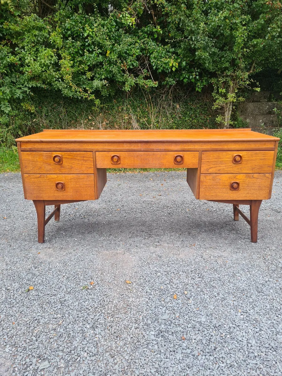 Mid century dressing table - Image 1