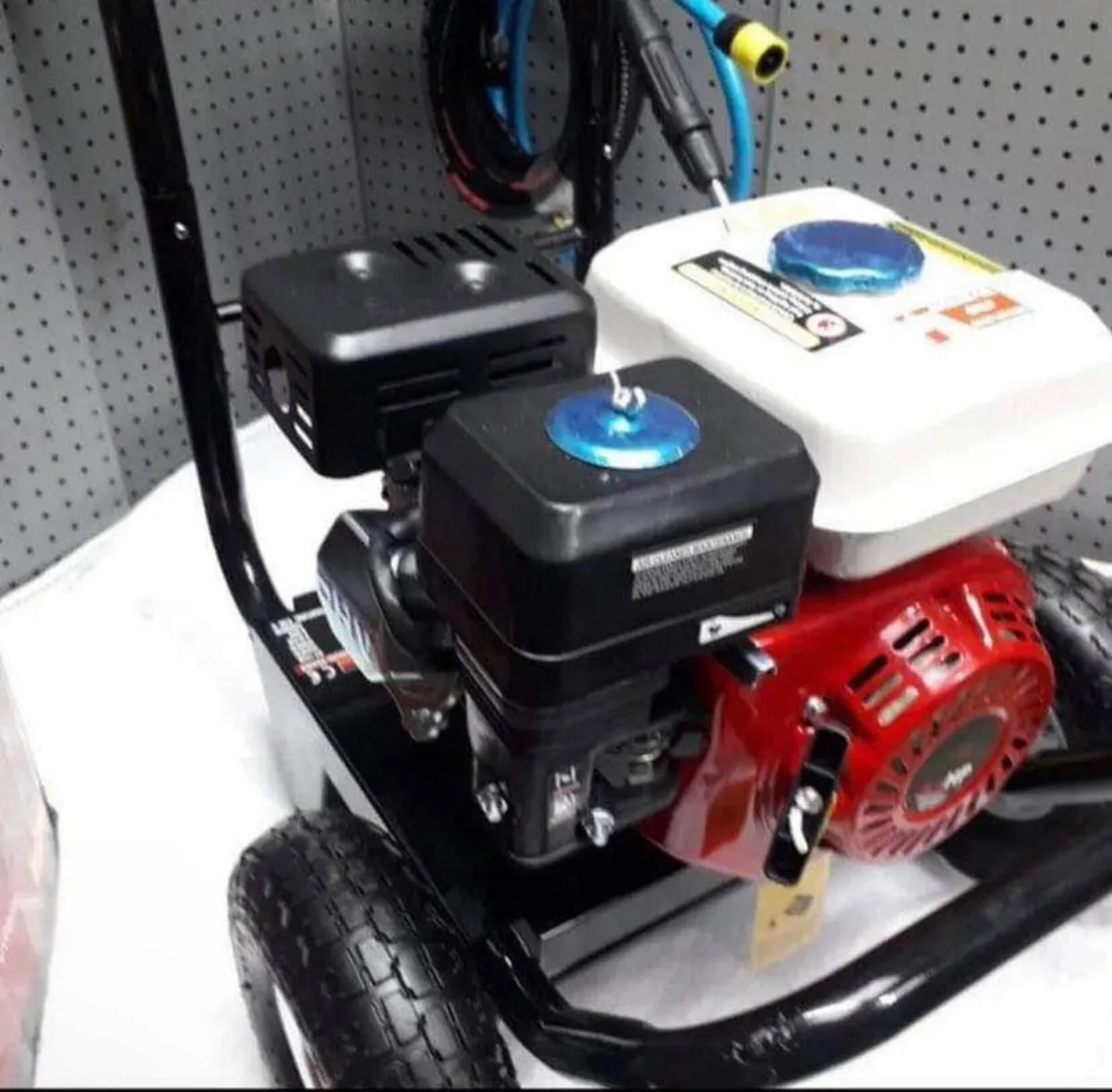 3700PSI PRESSURE WASHER ONLY €280 - Image 3