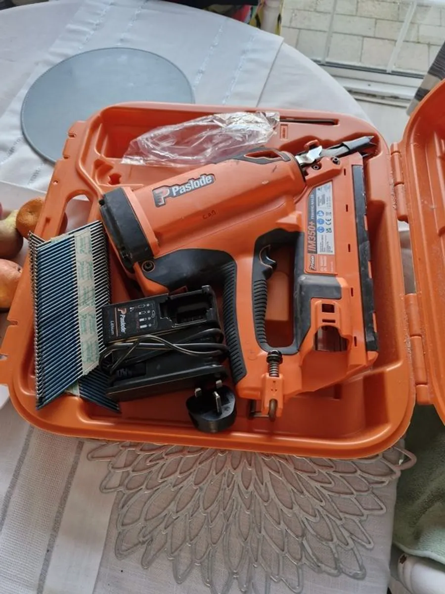 Paslode Nail gun and Angled Nailer - Image 1