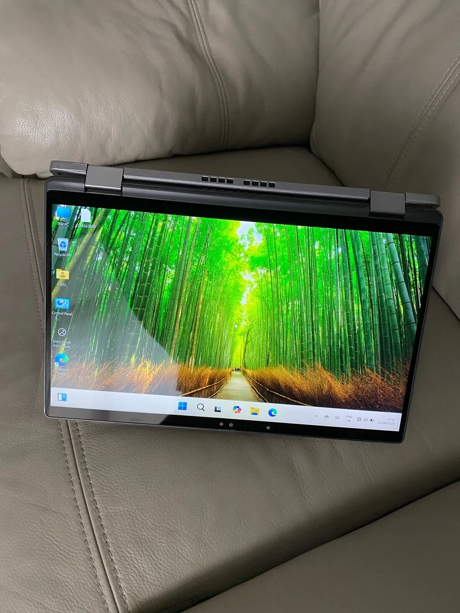 Dell 2n1 i7 32gb 256 ssd win 11 touch - Image 1