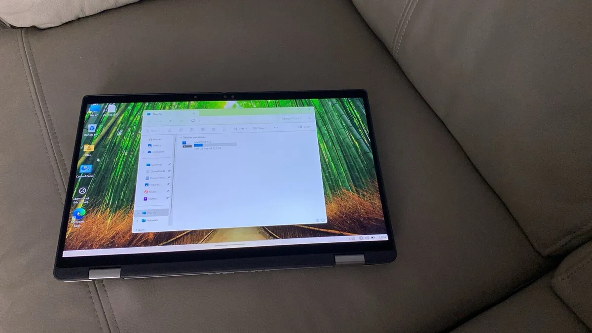 Dell 2n1 i7 32gb 256 ssd win 11 touch - Image 3