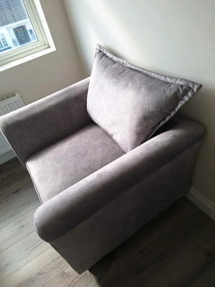Large chair - Image 3