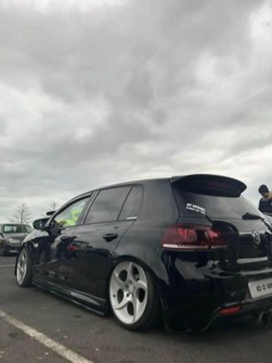 Volkswagen Golf 2010 - Image 3