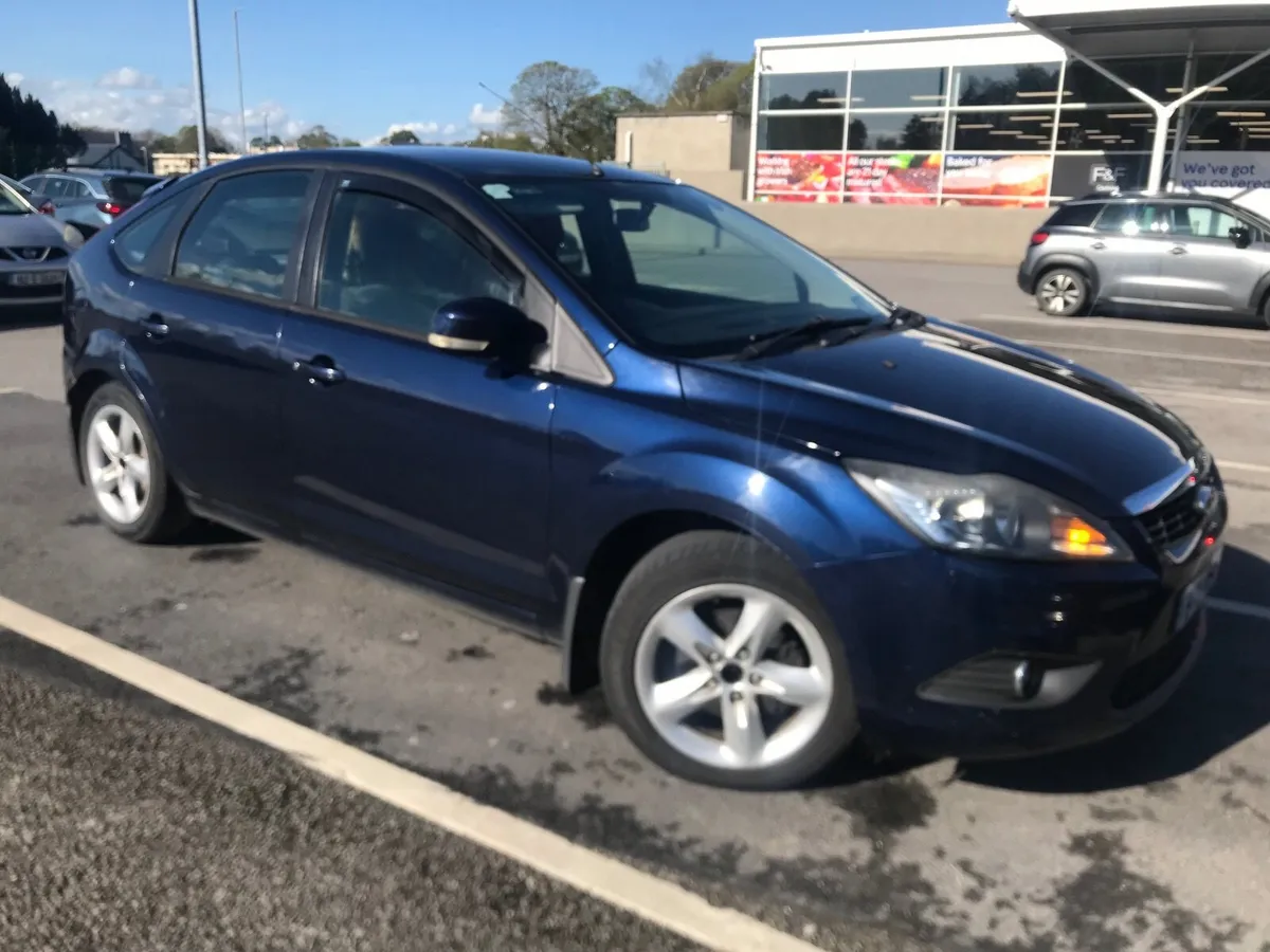 Ford Focus 2010 - Image 1
