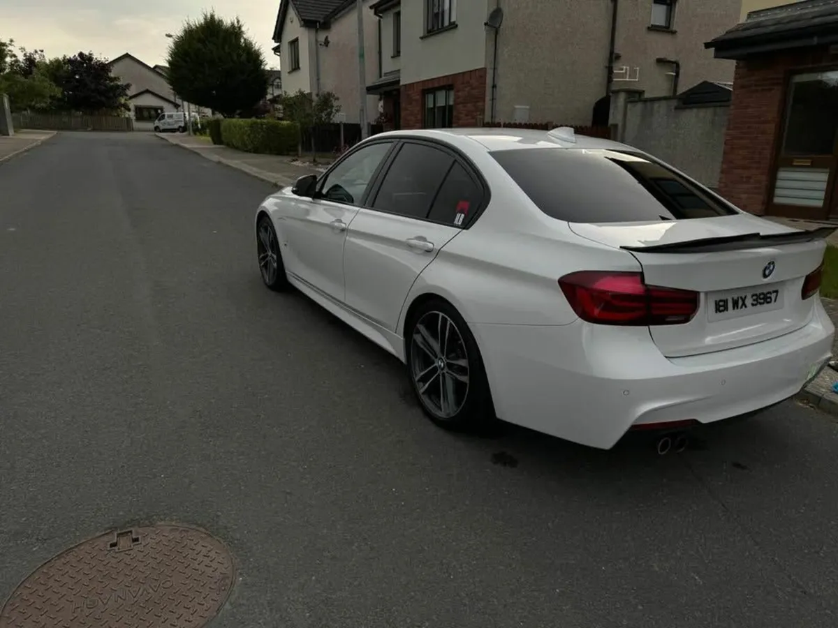 2018 BMW 330e M-Sport Shadow Edition - Image 3