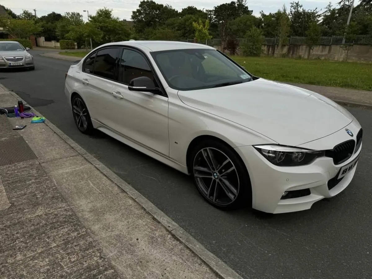 2018 BMW 330e M-Sport Shadow Edition - Image 4