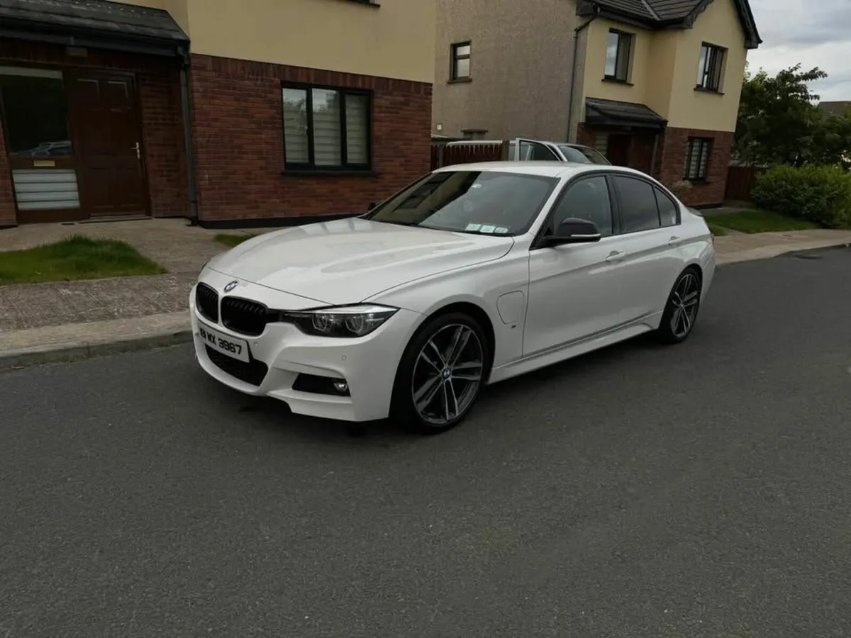2018 BMW 330e M-Sport Shadow Edition - Image 1