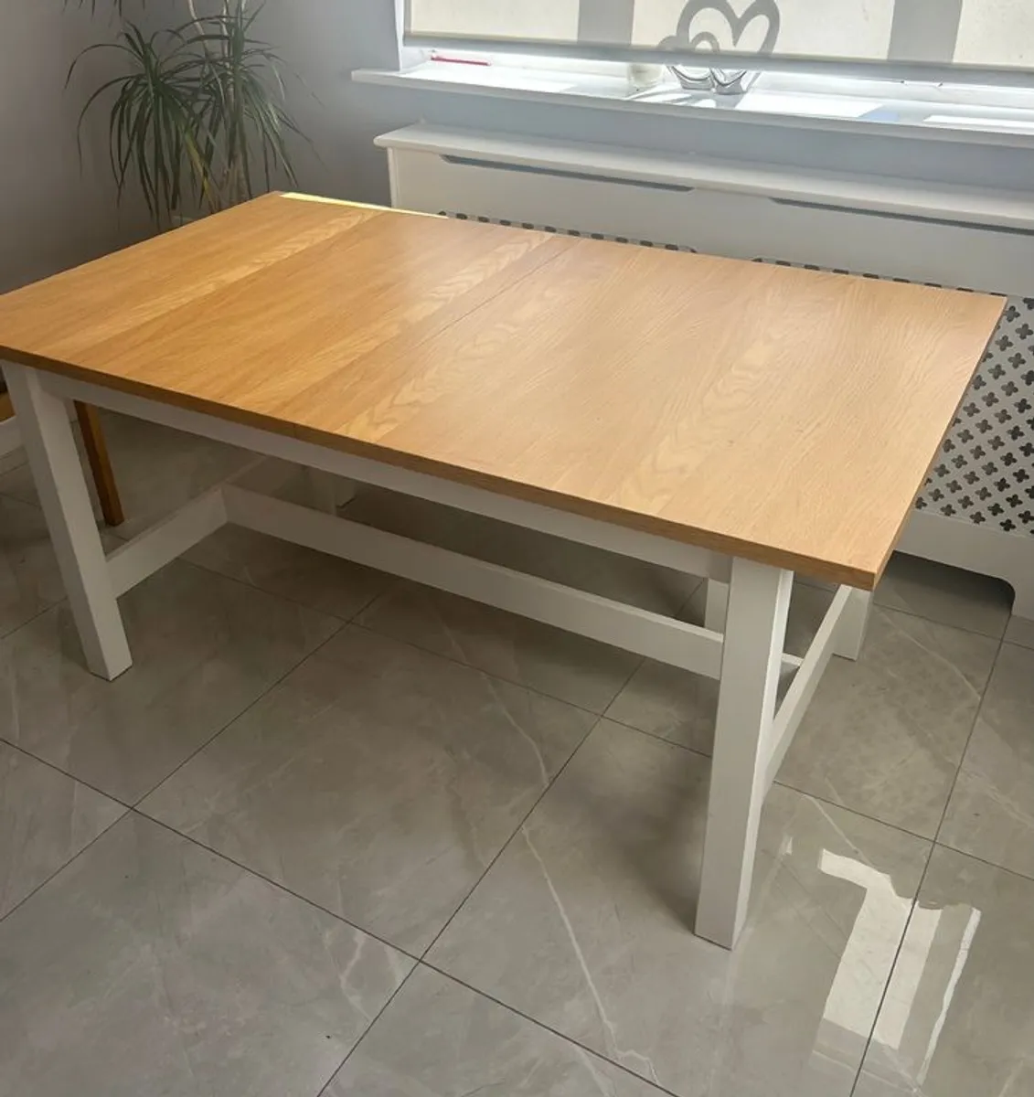 Dining table - Image 1