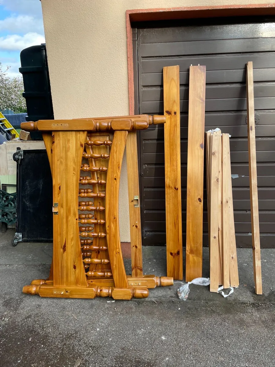 4,6 ft double bed frame - Image 1
