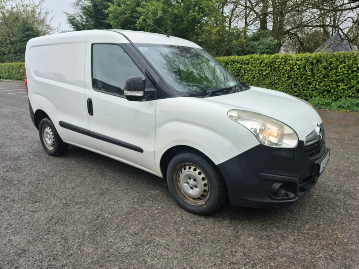 2013 opel combo van **DOE 02-26** - Image 1