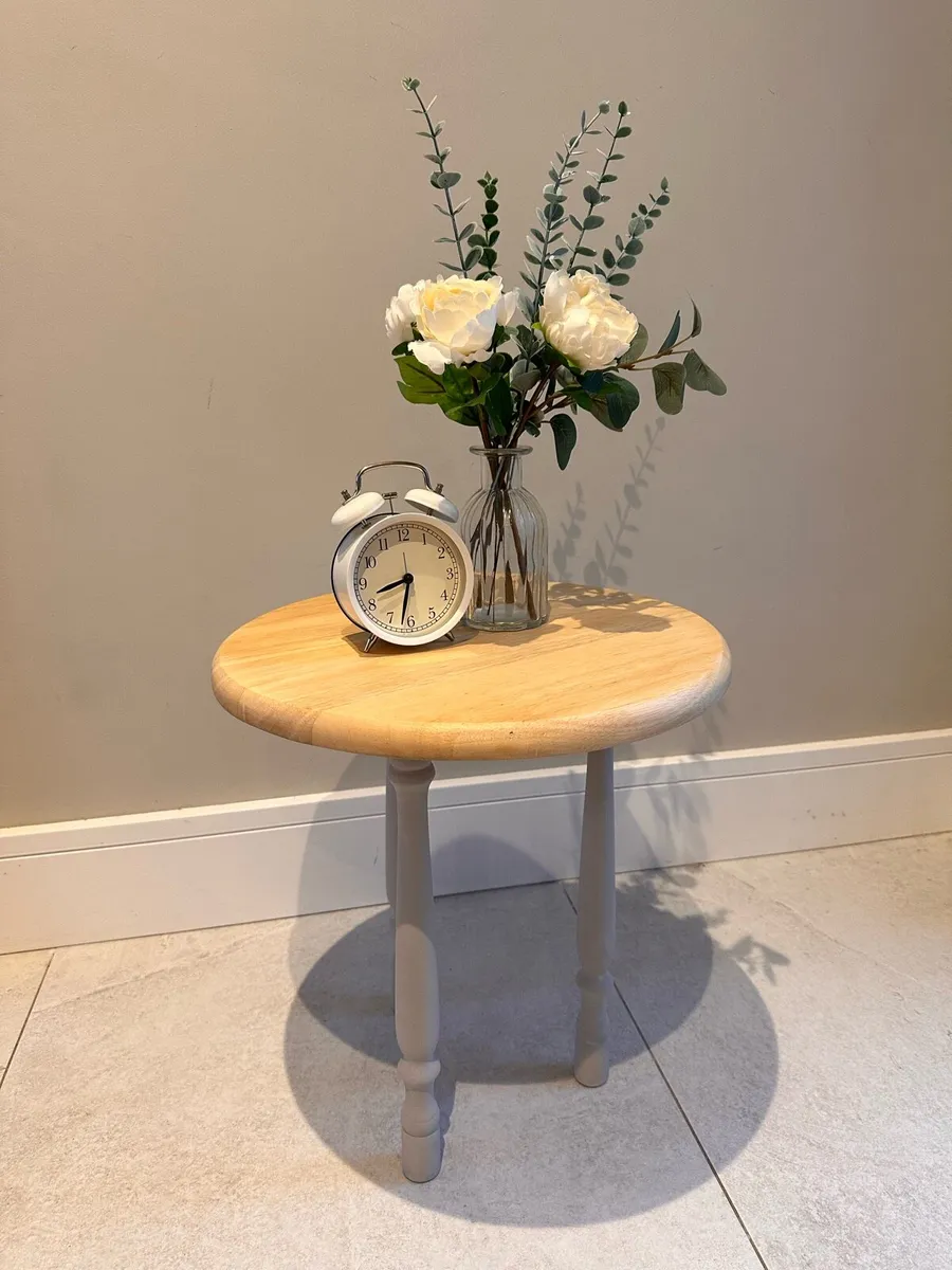 Small Round Table - Image 2