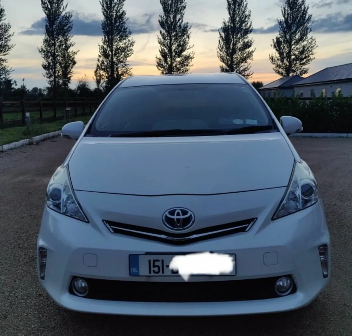 Toyota Prius Alpha 2015 7 seater - Image 2