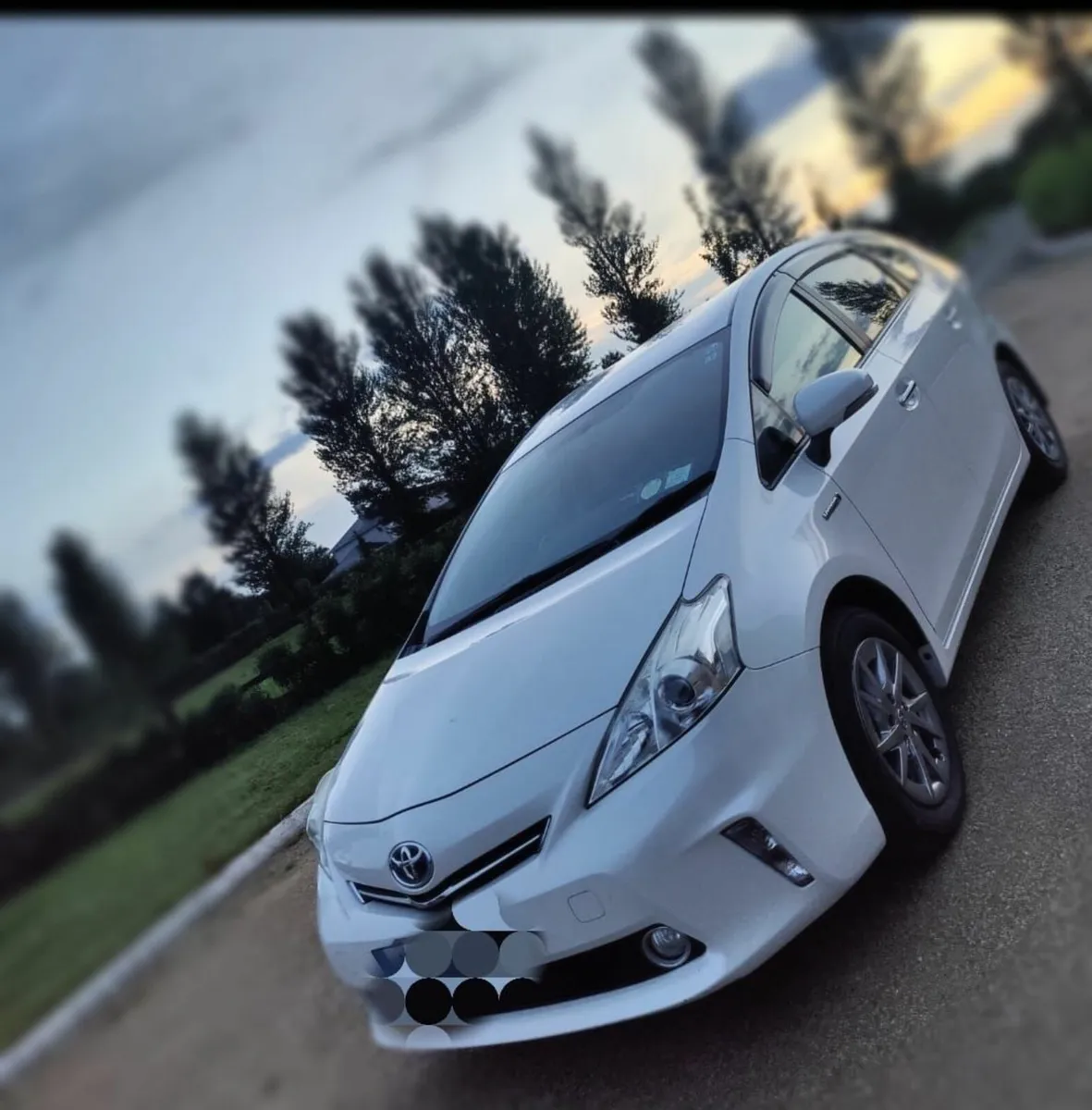 Toyota Prius Alpha 2015 7 seater - Image 4