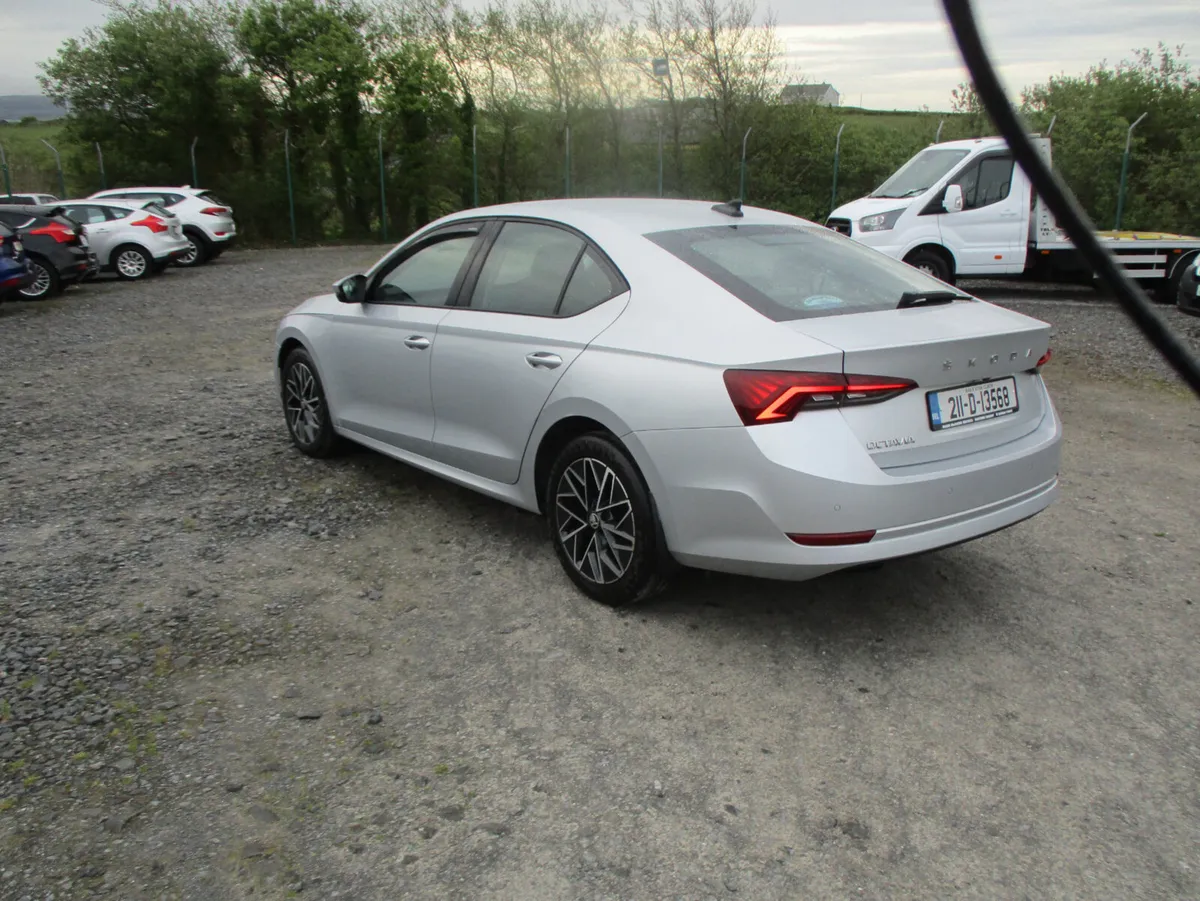Skoda Octavia 2021 2.0 TDI AMBITION 115 BHP - Image 3